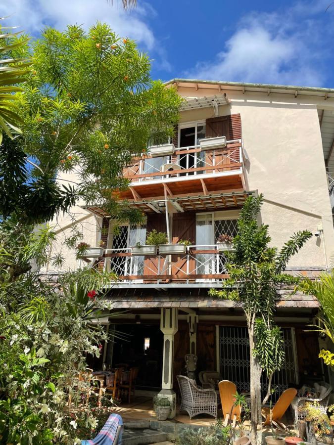 Chez Henri Hotel Pointe d'Esny Eksteriør billede